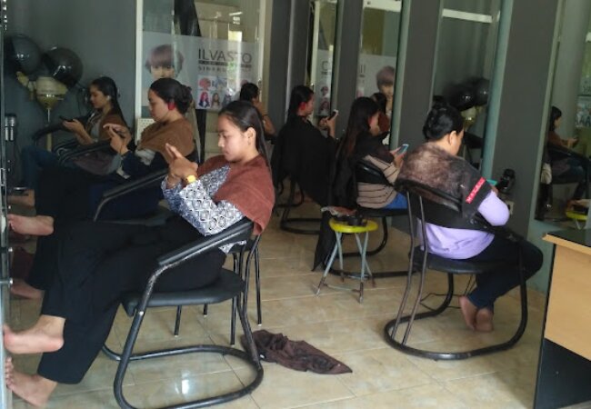 Senyum Cerah di Setiap Acara dengan Ira Salon Cilacap